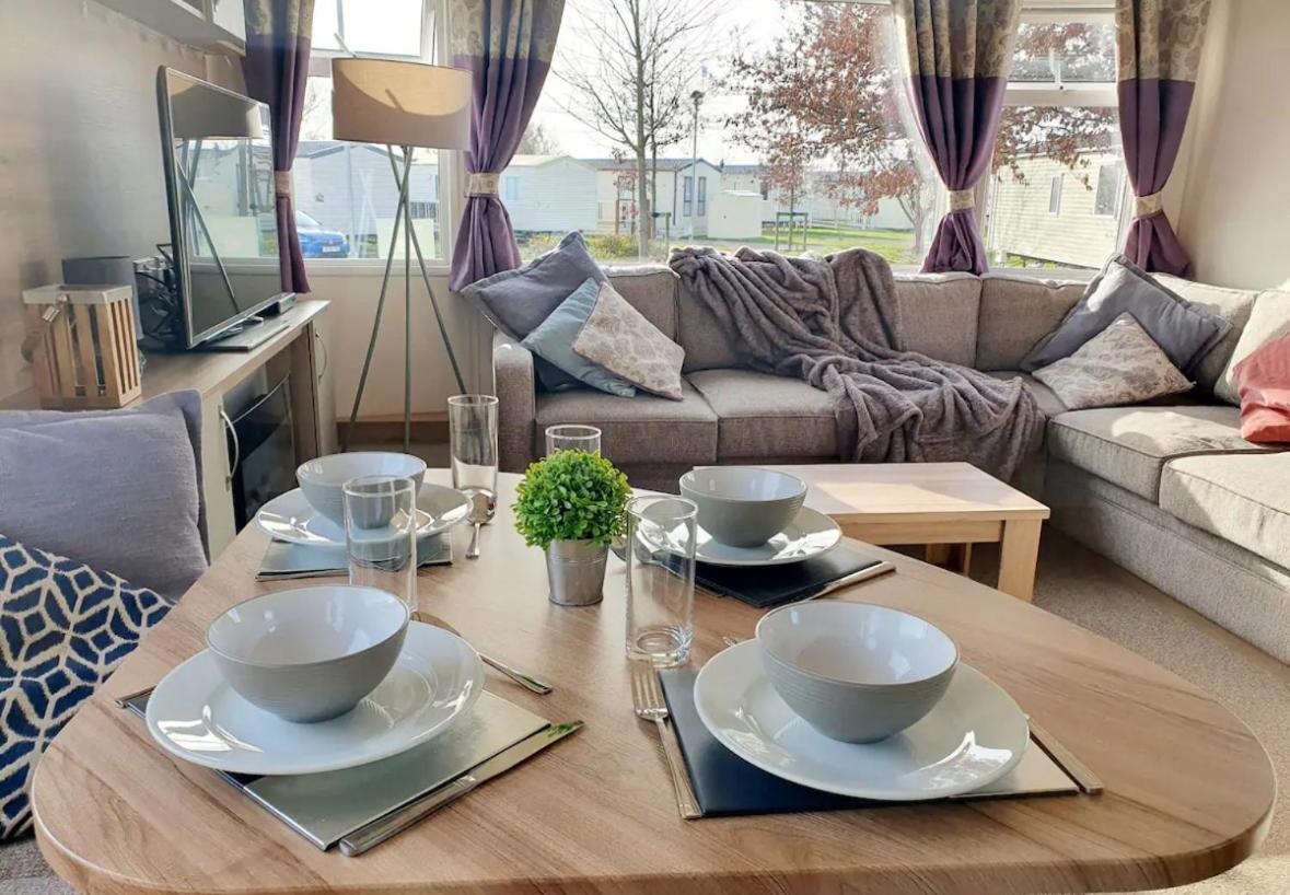 15 Kestrel Close Hot Tub Retreat Tattershall Buitenkant foto