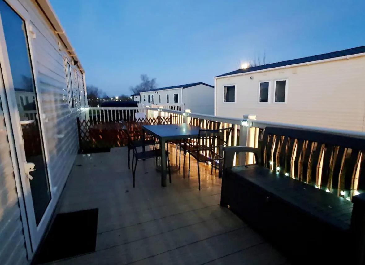 15 Kestrel Close Hot Tub Retreat Tattershall Buitenkant foto