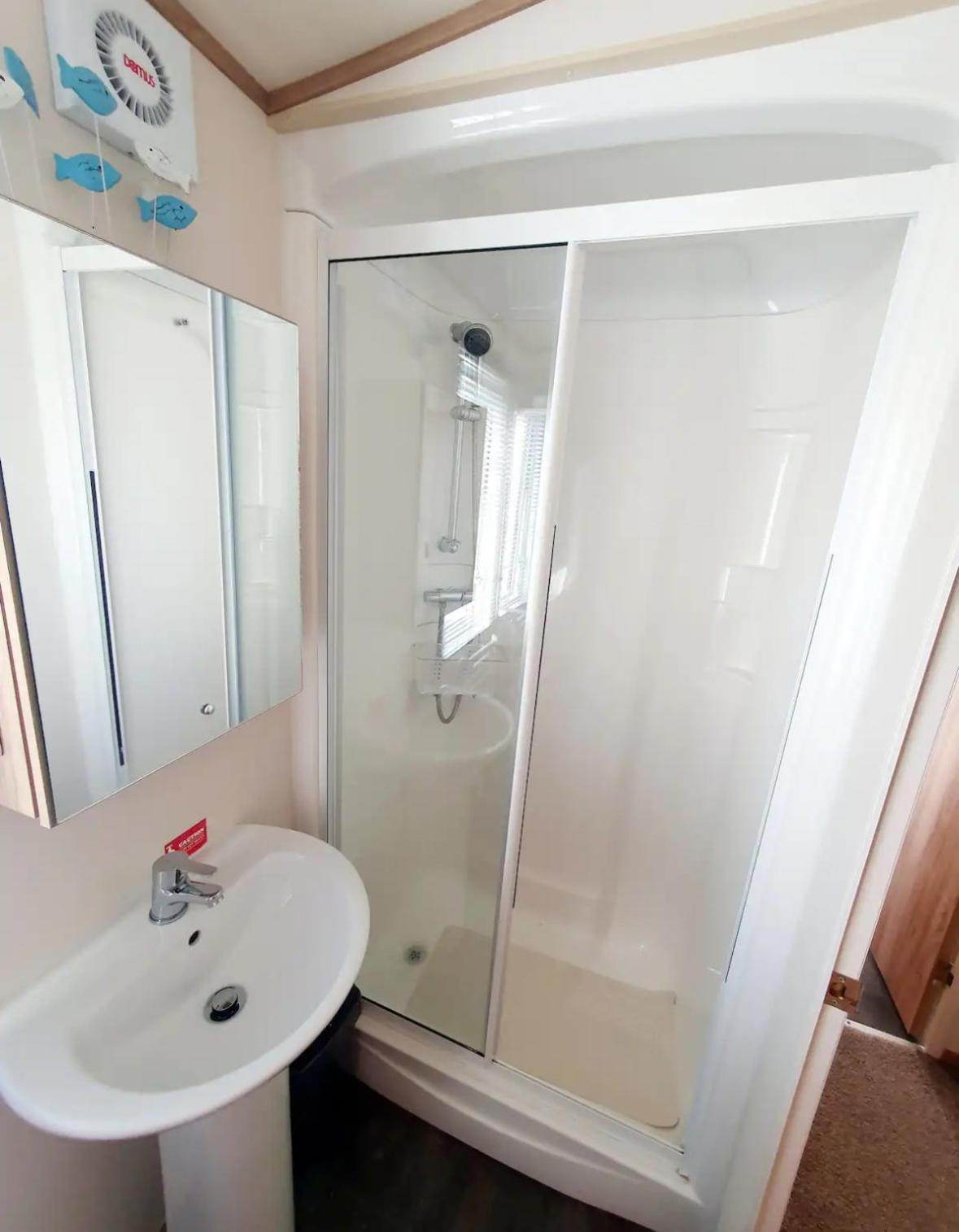 15 Kestrel Close Hot Tub Retreat Tattershall Buitenkant foto